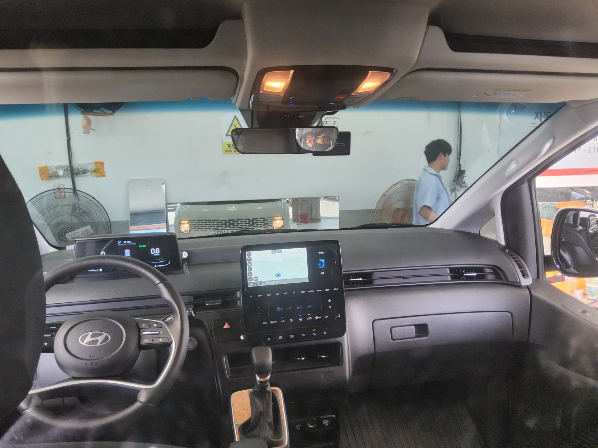2025 - hyundai staria