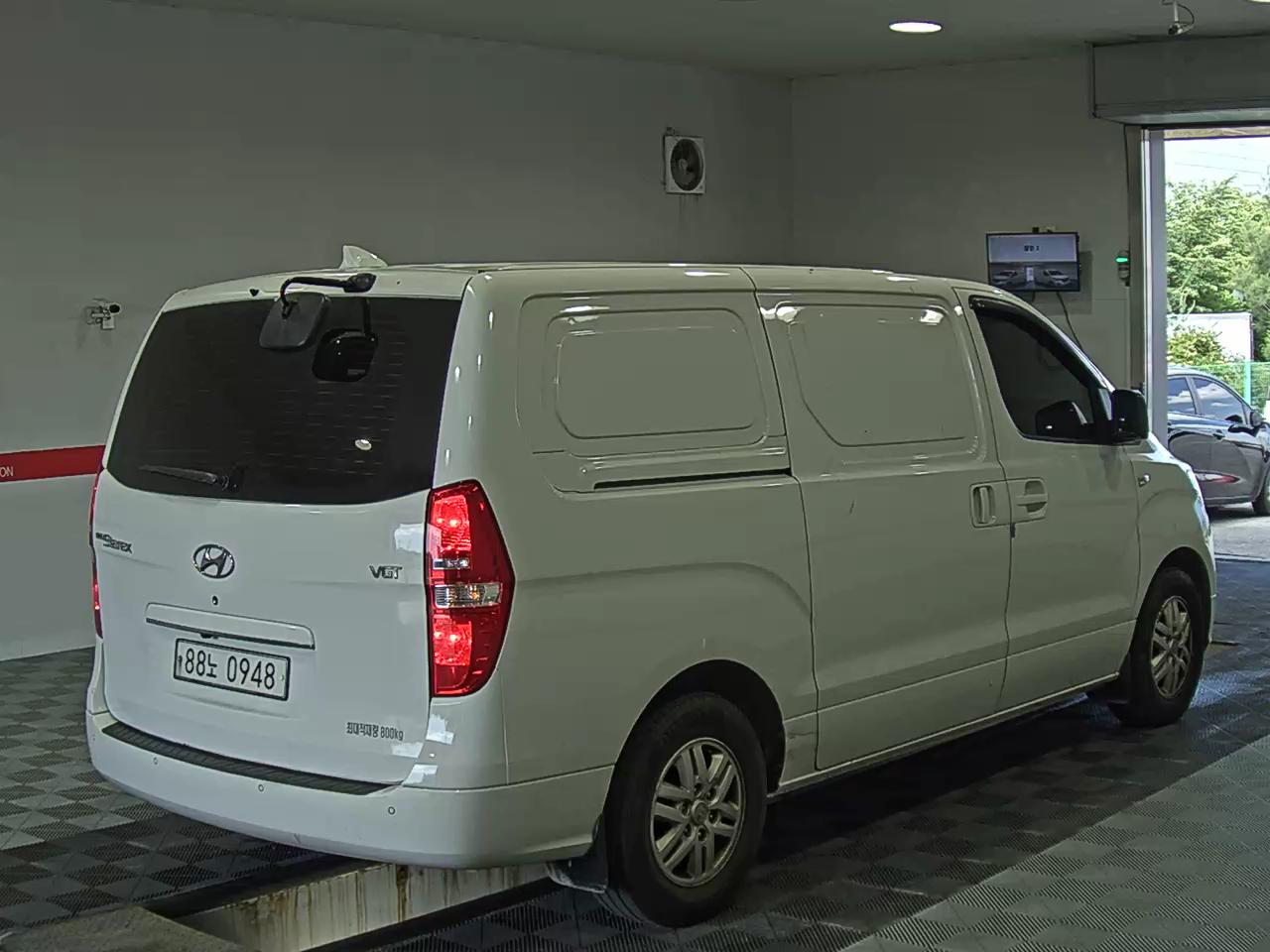 2020 - hyundai grand starex