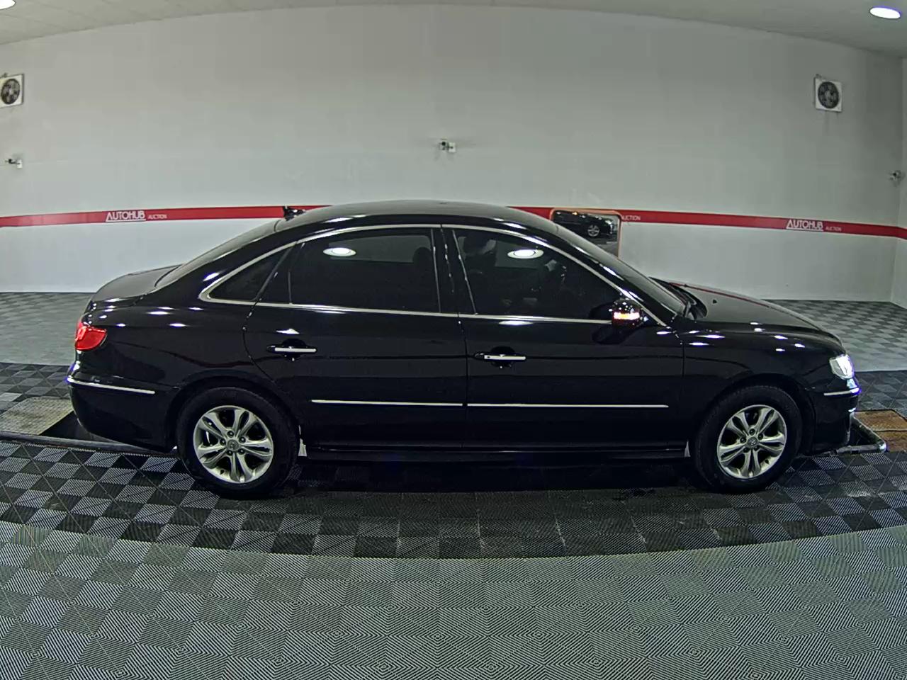 2011 - hyundai grandeur