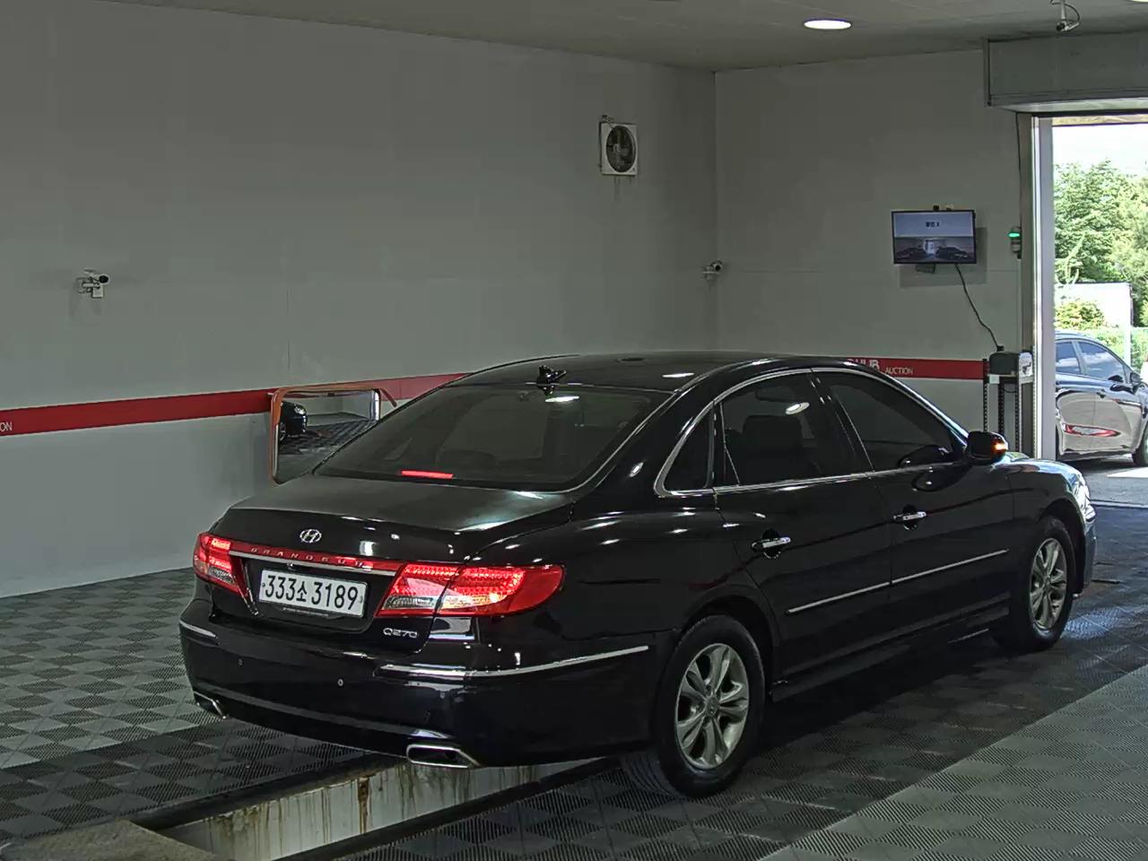 2011 - hyundai grandeur