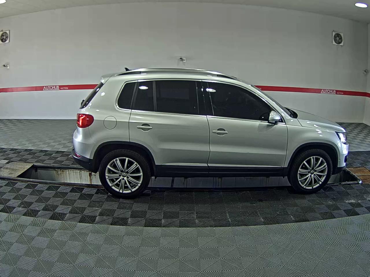 2013 - volkswagen tiguan