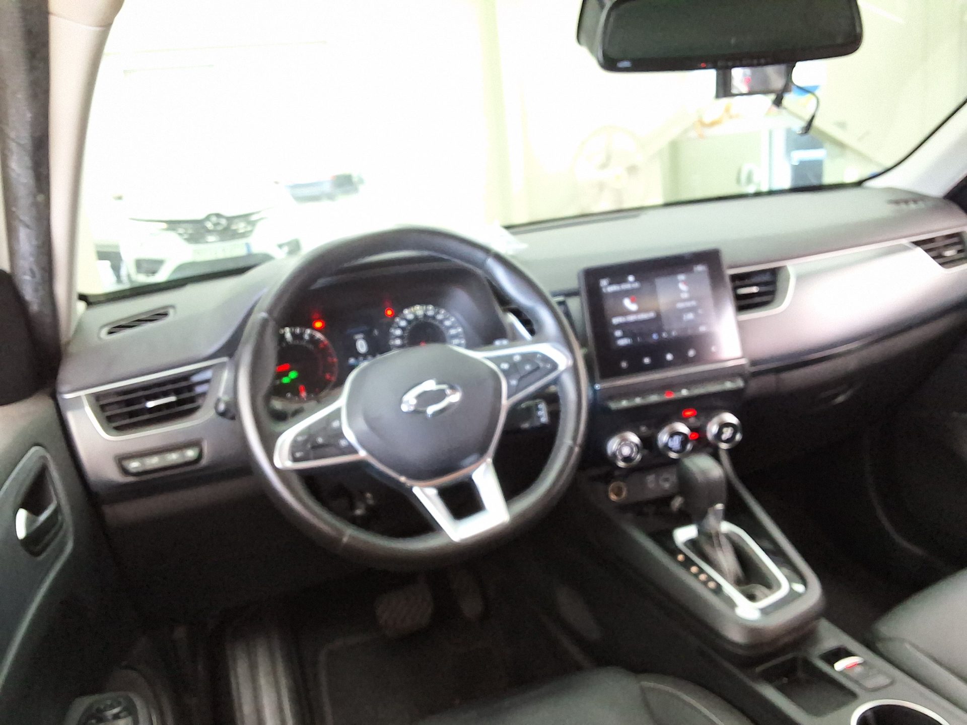 2023 - renault xm3
