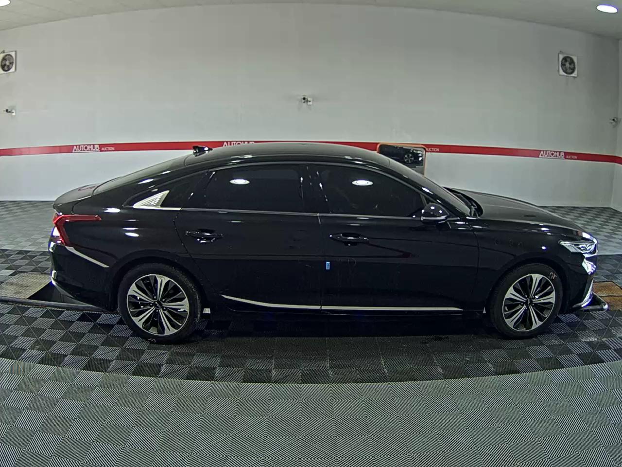 2022 - kia k8