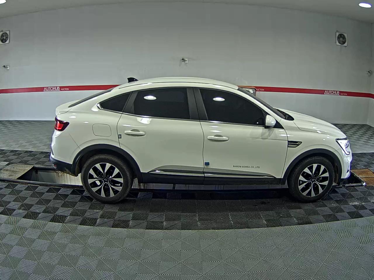 2023 - renault xm3