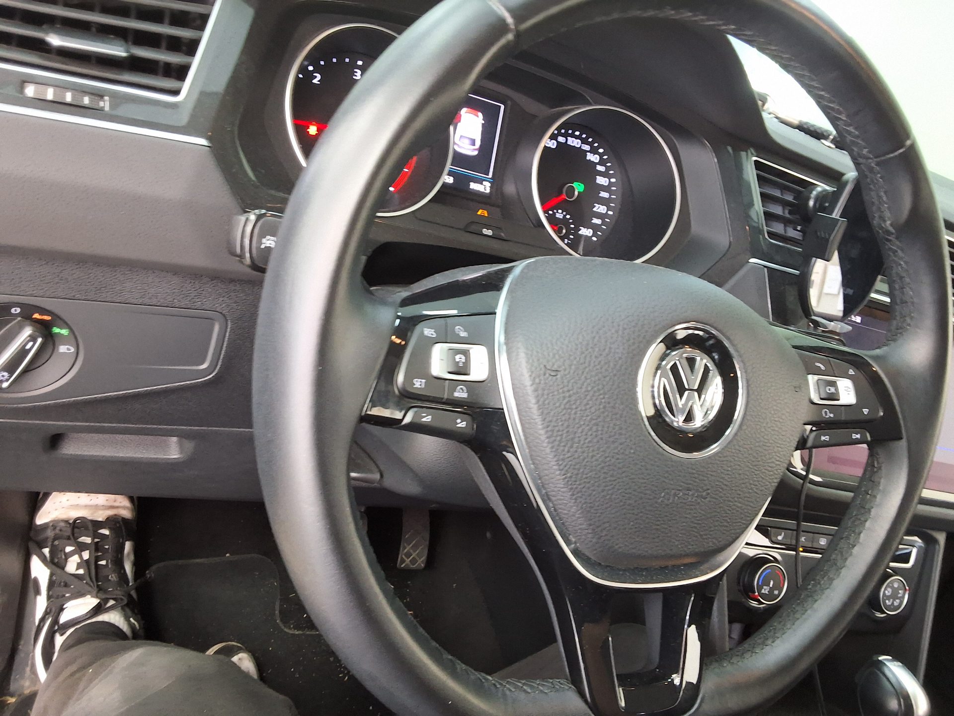 2018 - volkswagen tiguan