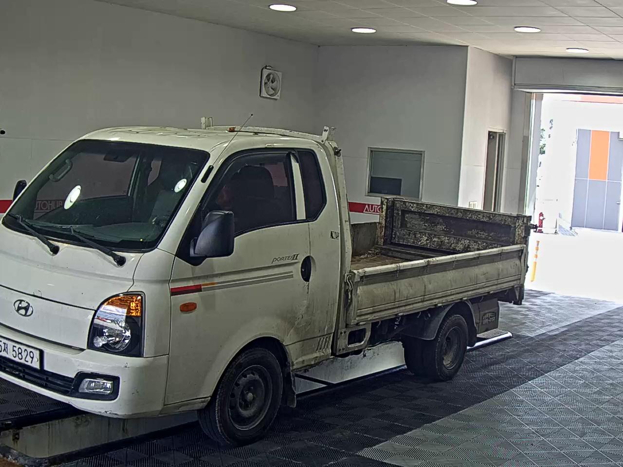 HYUNDAI PORTER II SUPER CAB EXTRA WHEELBASE