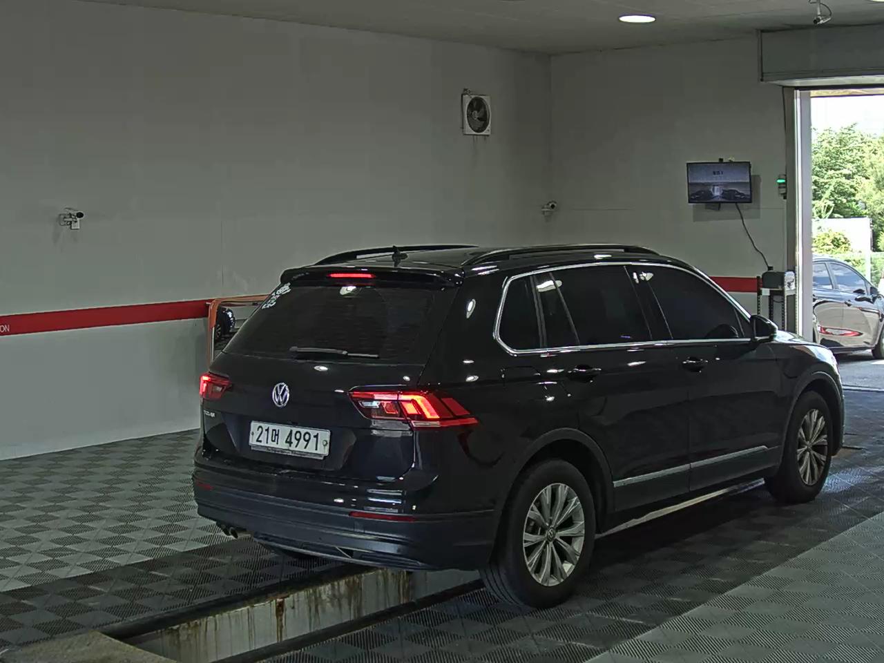 2018 - volkswagen tiguan