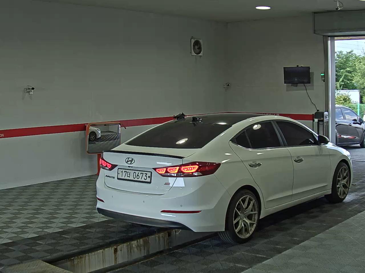 2017 - hyundai avante