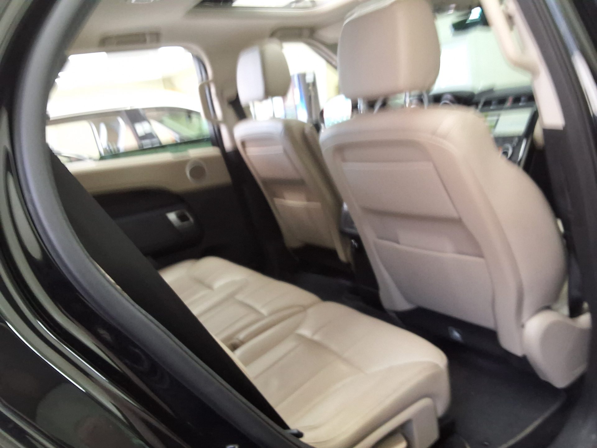 2020 - land rover discovery