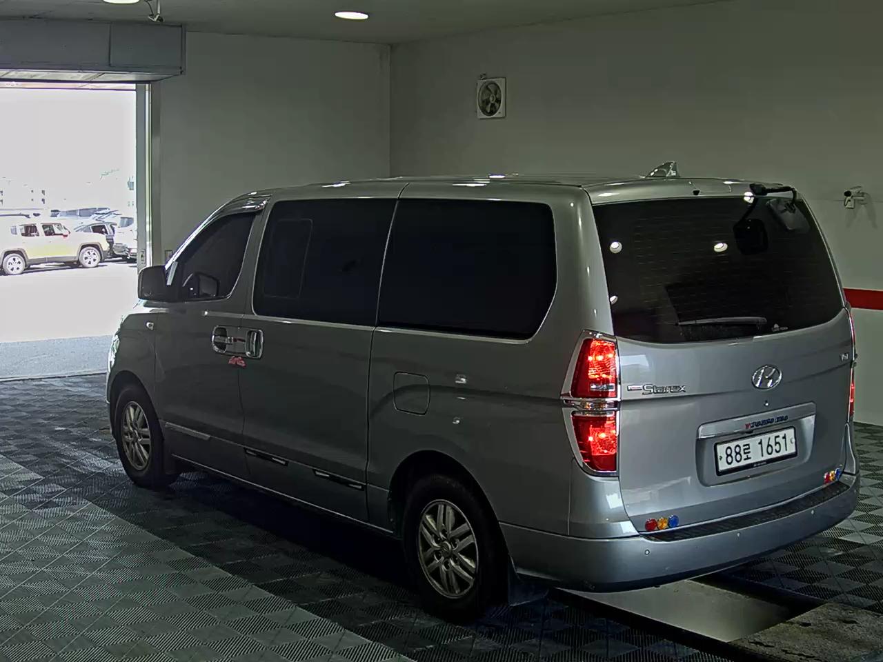 2020 - hyundai grand starex