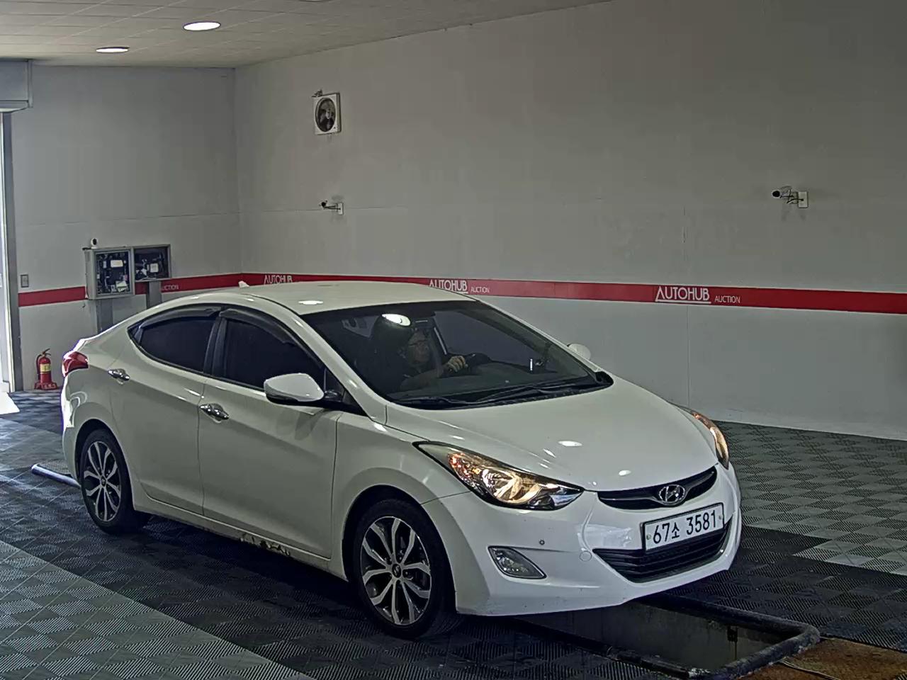 2013 - hyundai avante