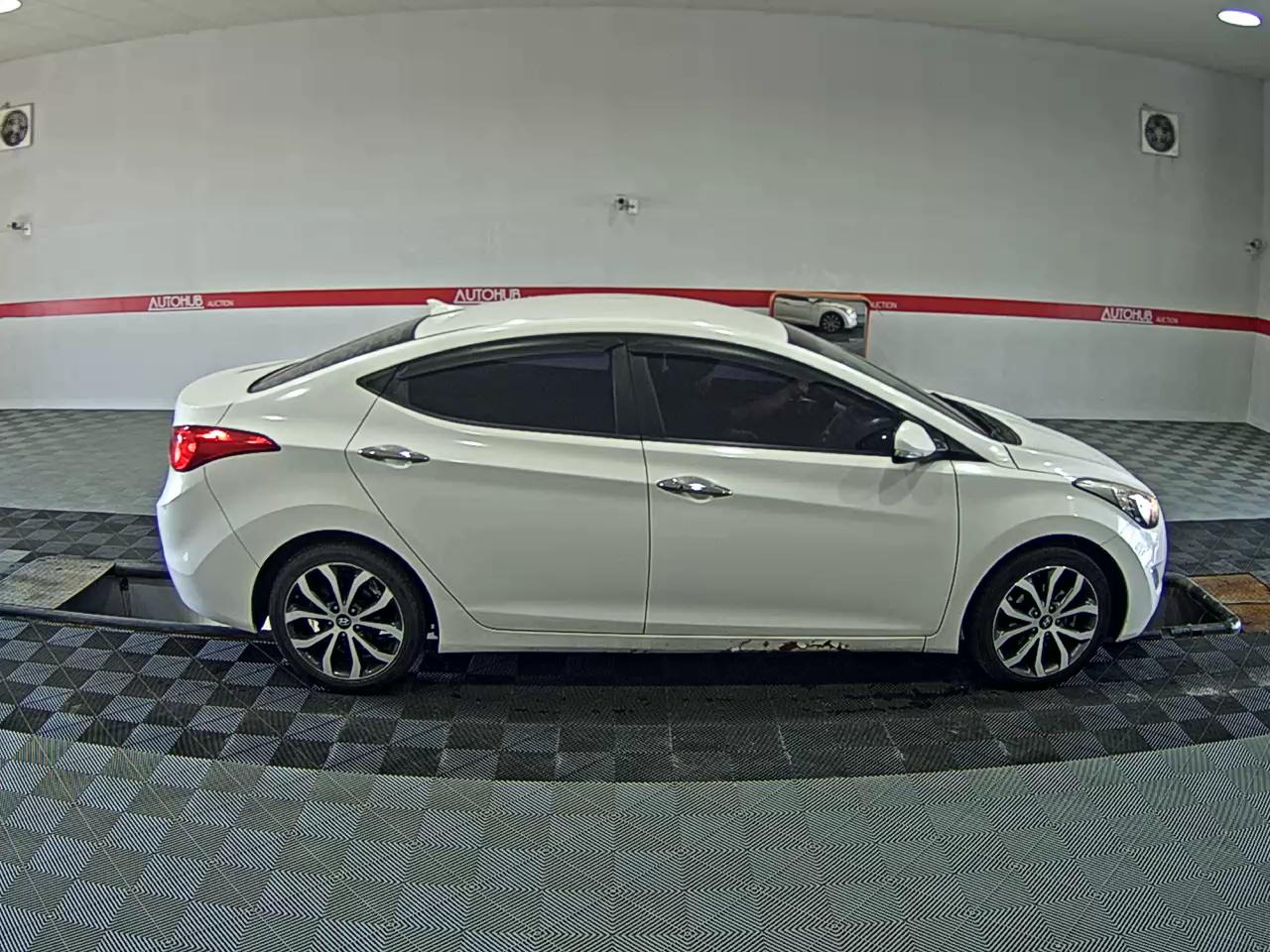 2013 - hyundai avante
