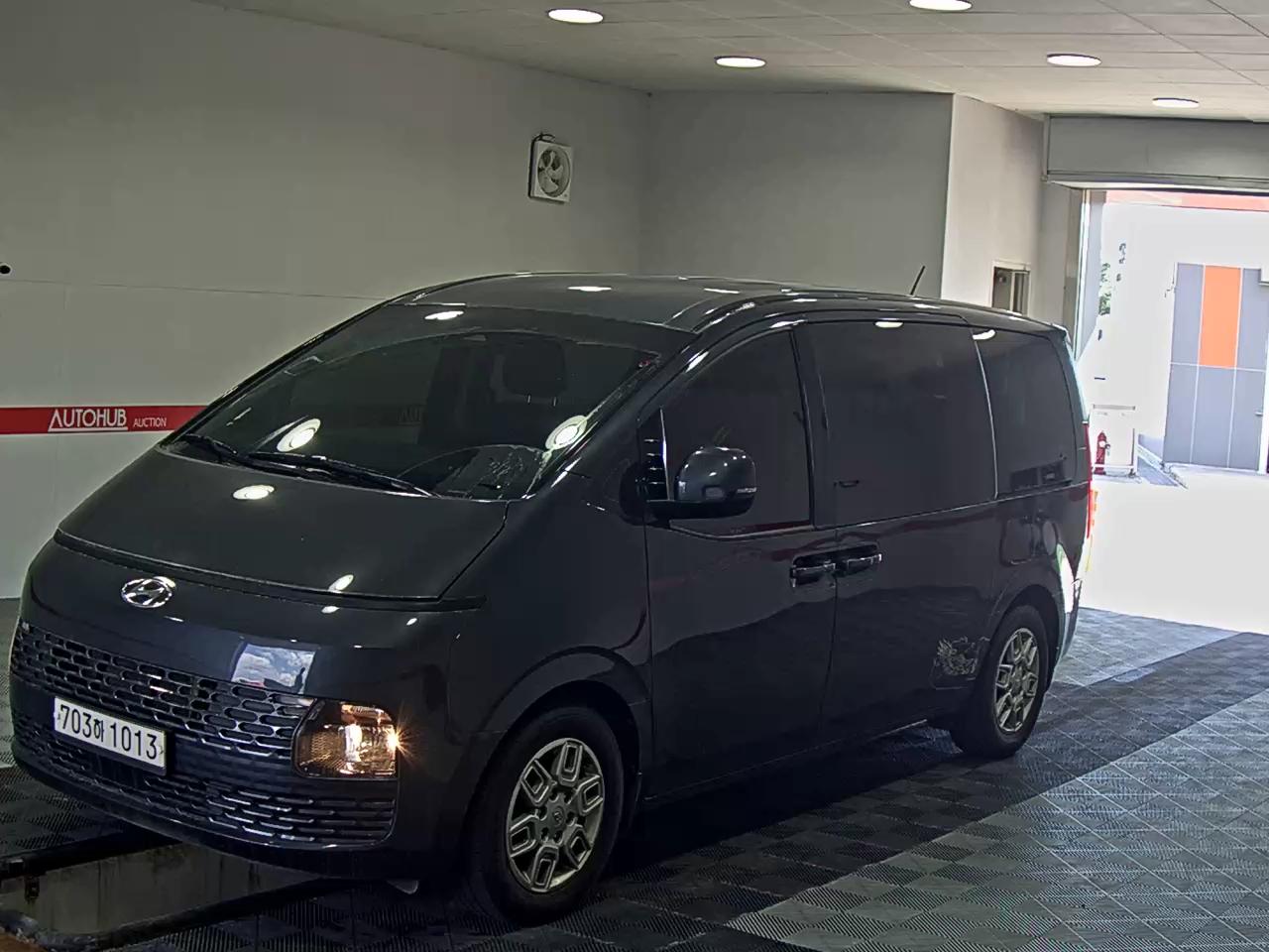 2022 - hyundai staria