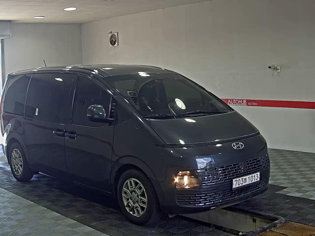 2022 - hyundai staria