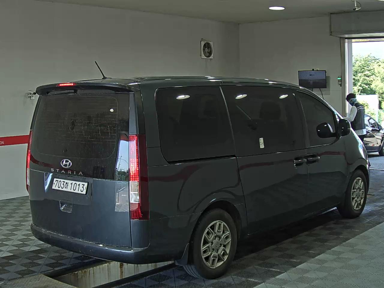 2022 - hyundai staria
