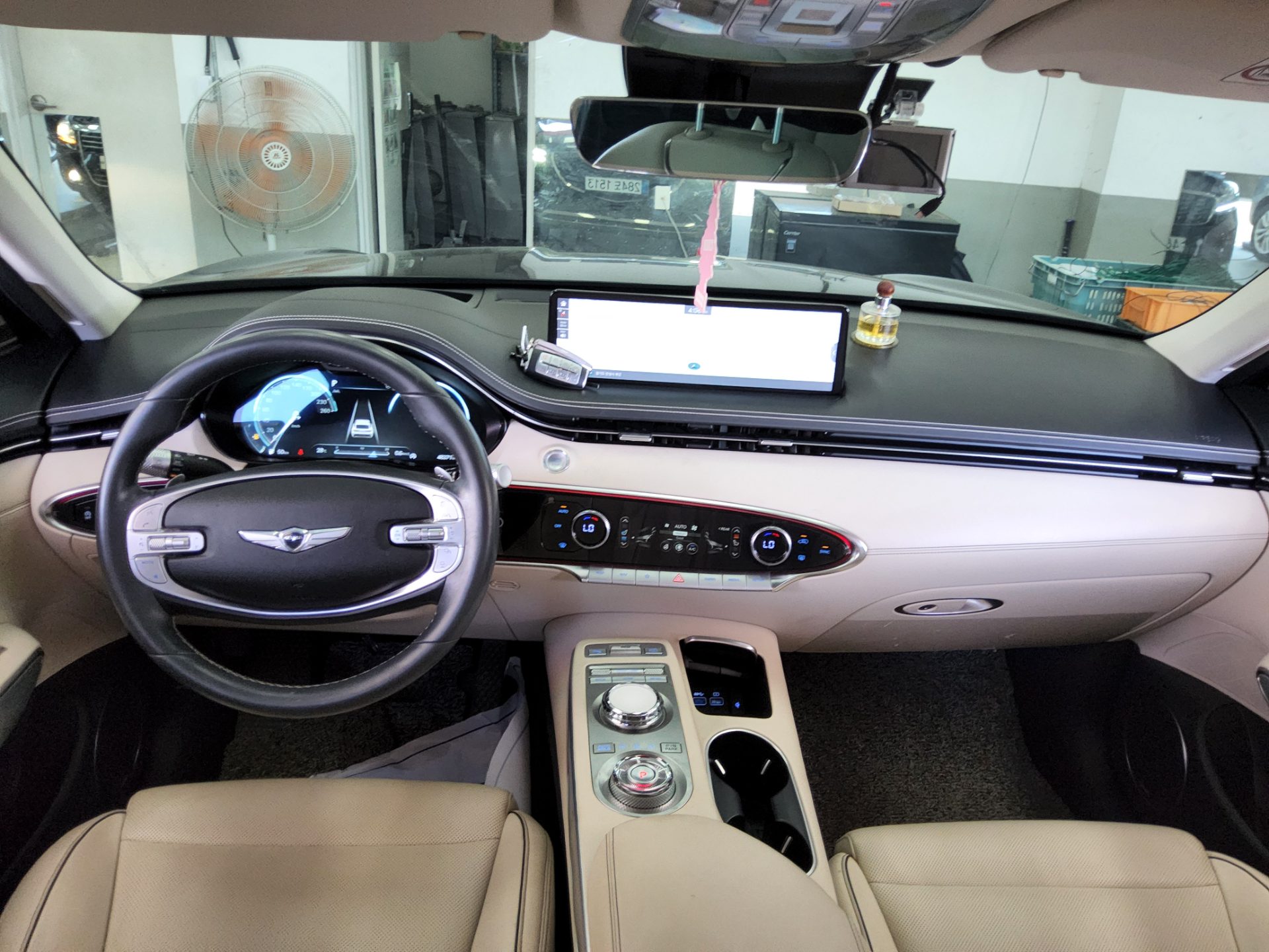 2021 - genesis gv70