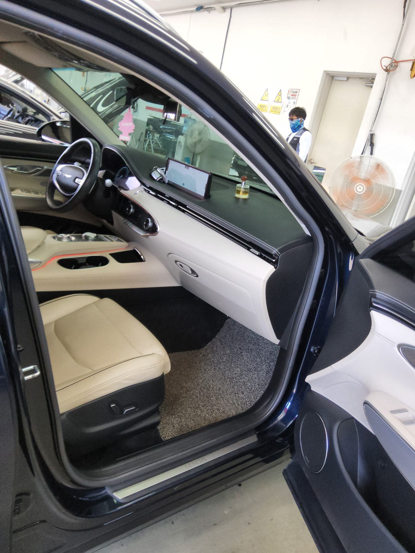 2021 - genesis gv70