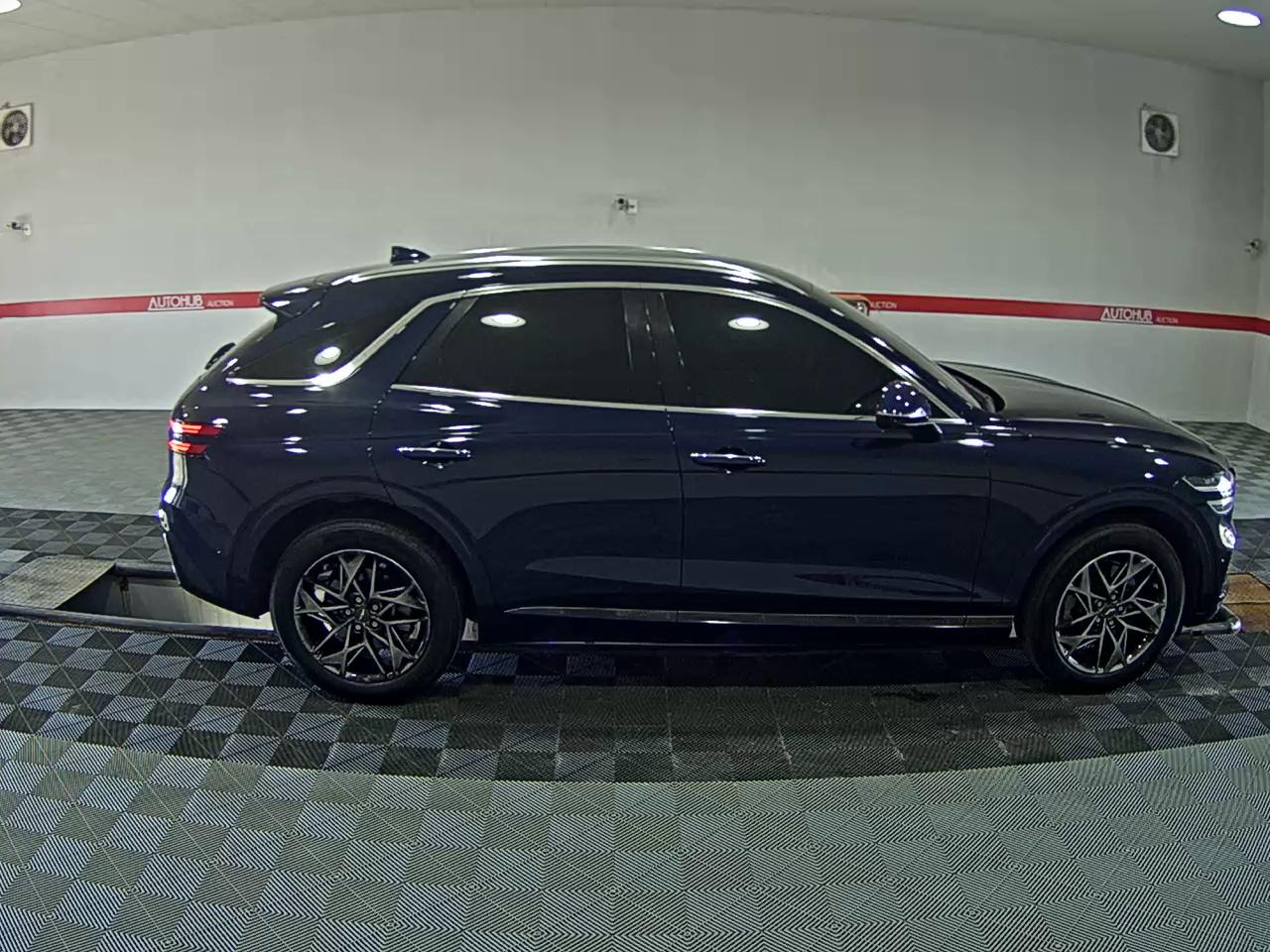 2021 - genesis gv70