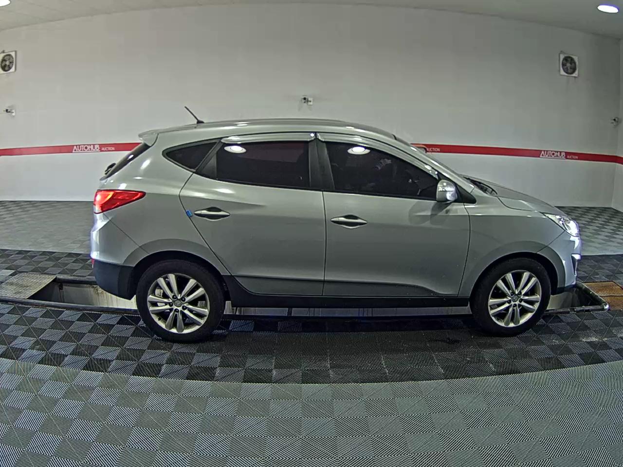 2010 - hyundai tucson