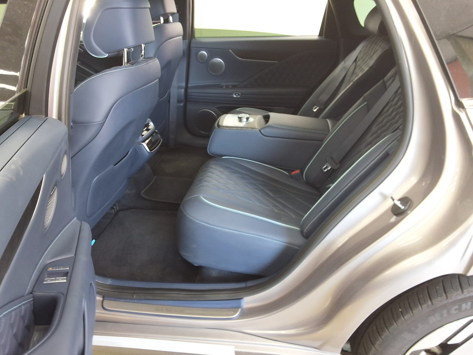 2025 - genesis eg80