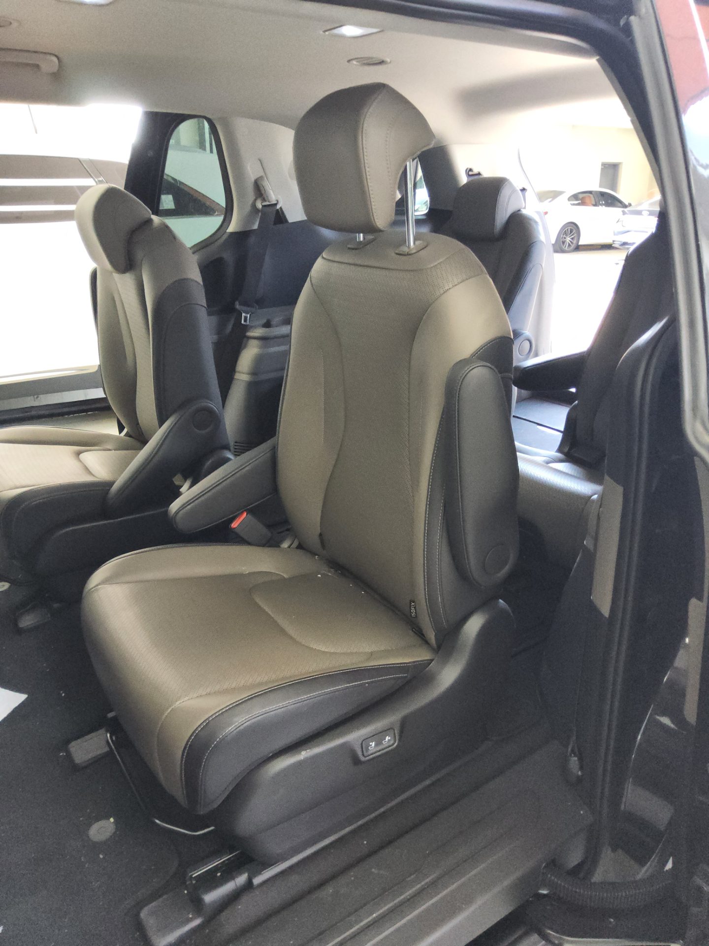 2025 - kia carnival