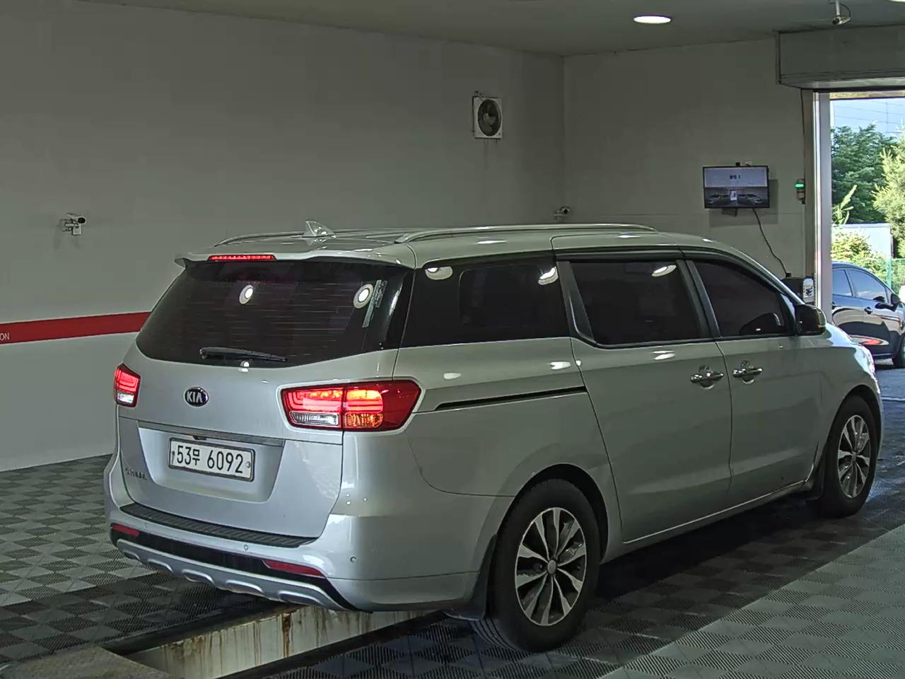 2018 - kia carnival