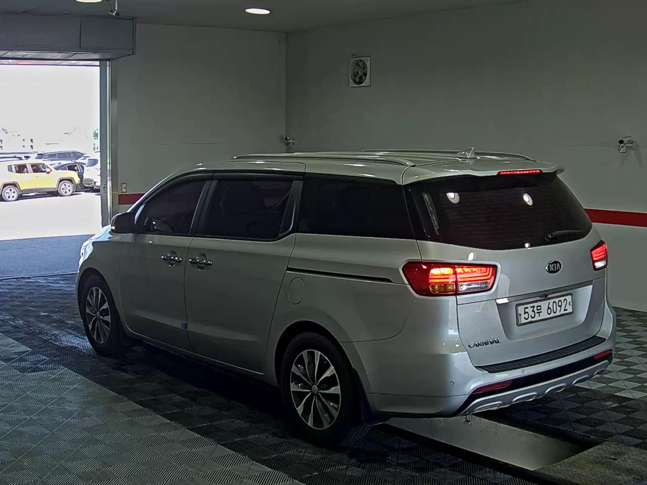 2018 - kia carnival