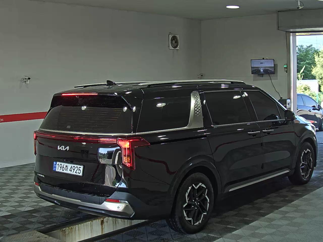 2025 - kia carnival