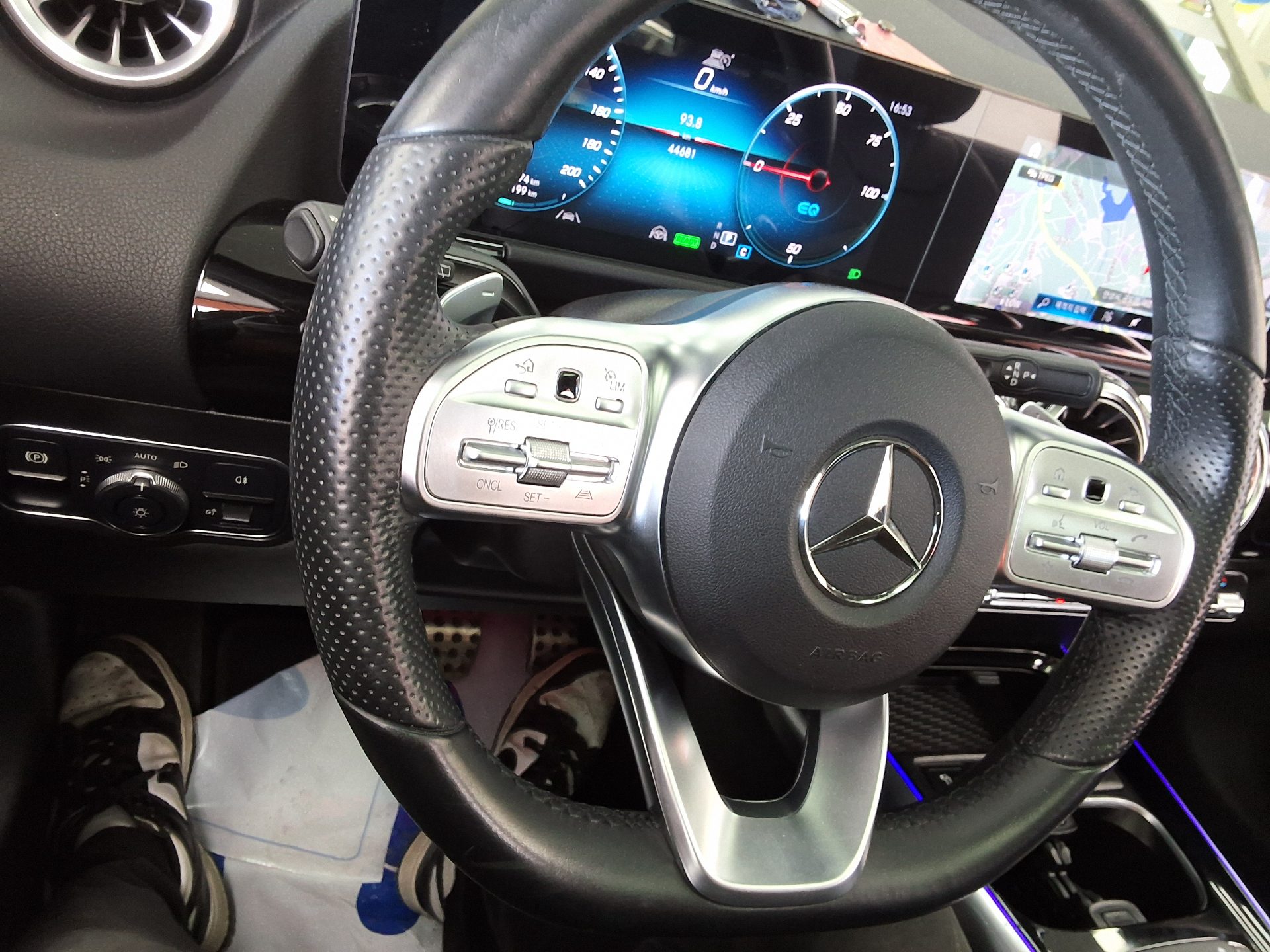 2022 - mercedes-benz eqa