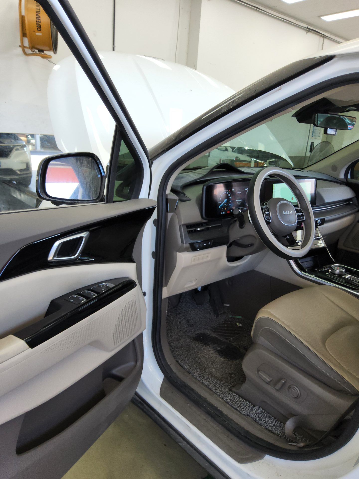 2023 - kia carnival