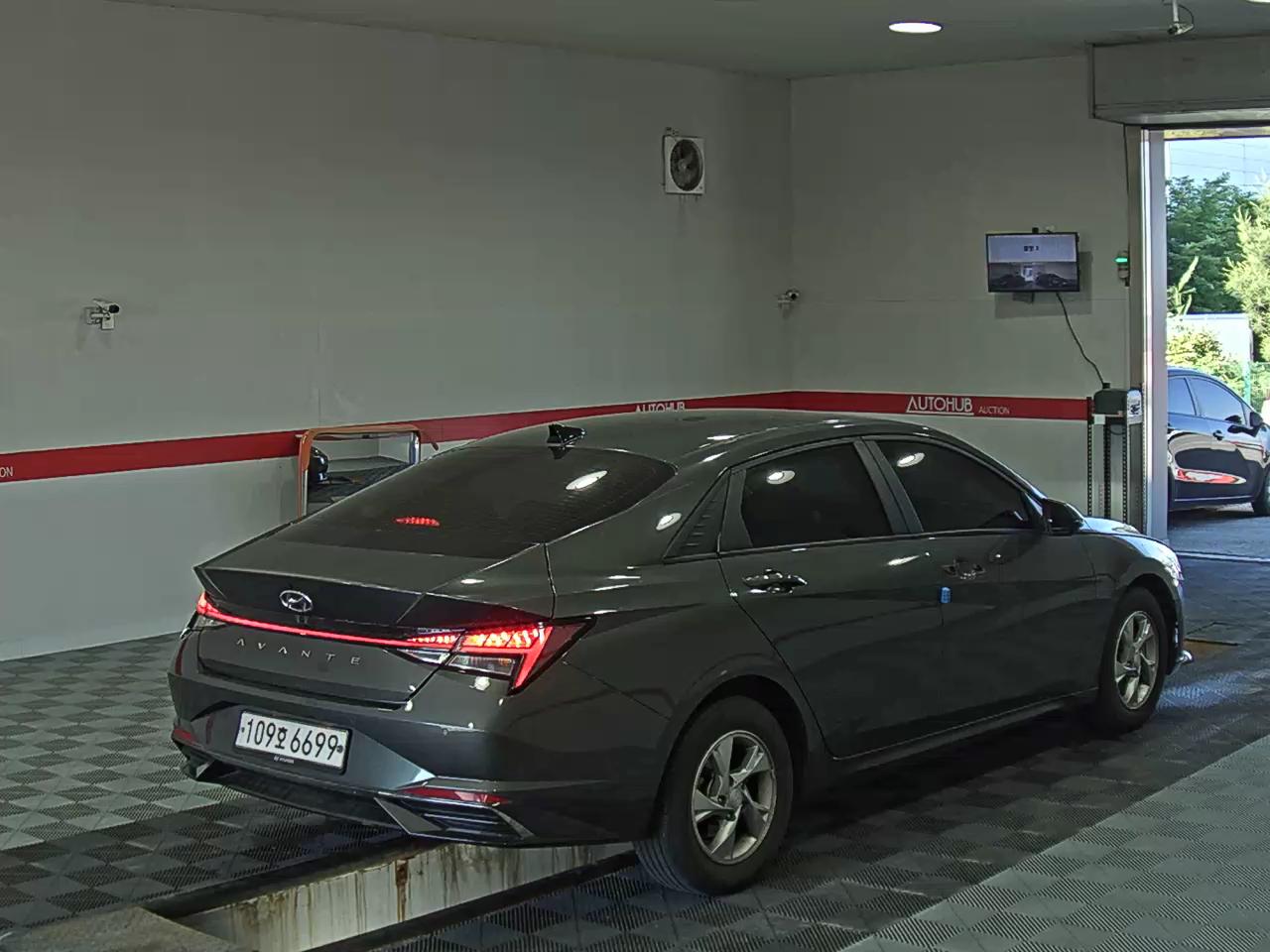 2021 - hyundai avante