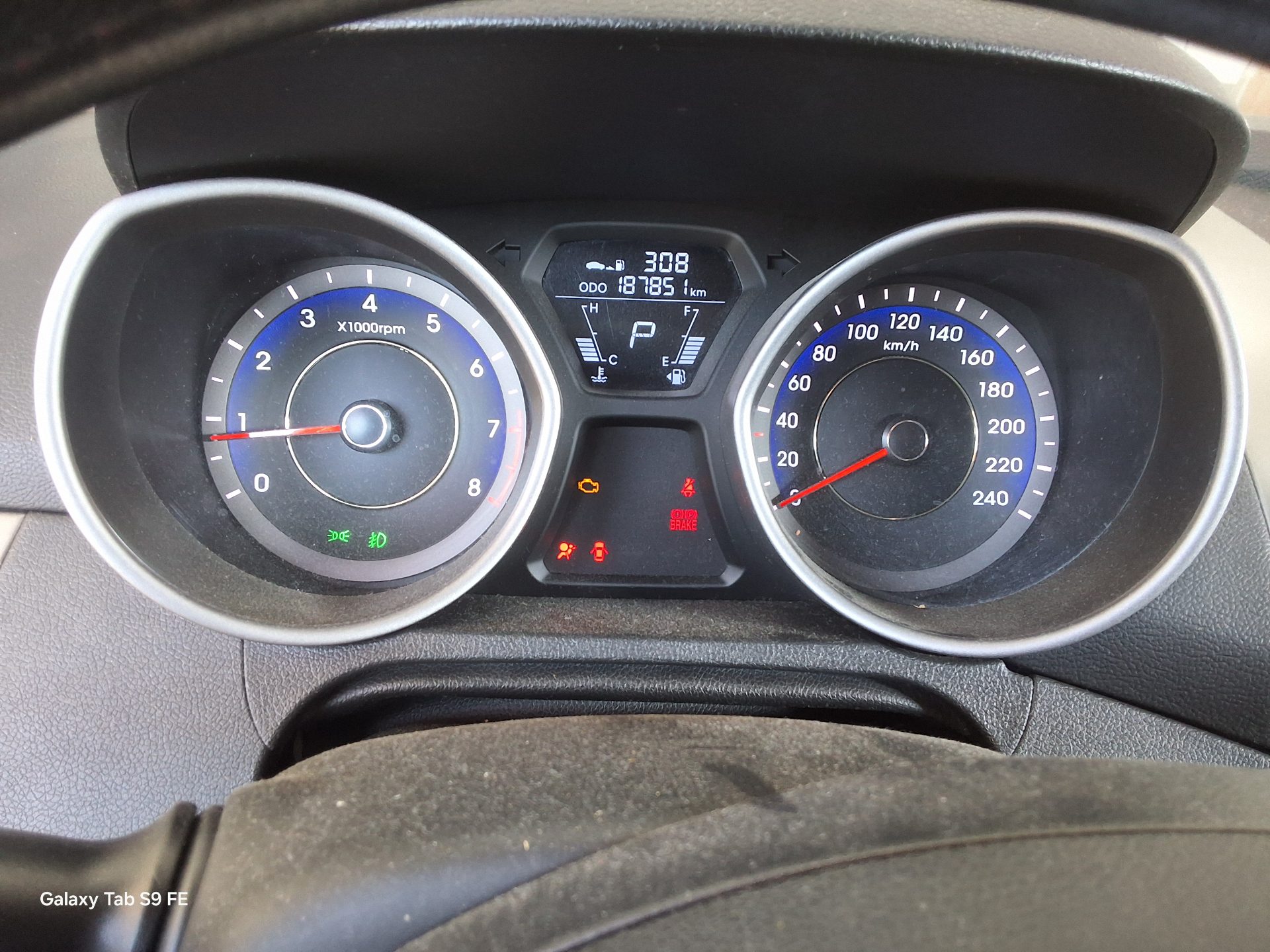 2011 - hyundai avante