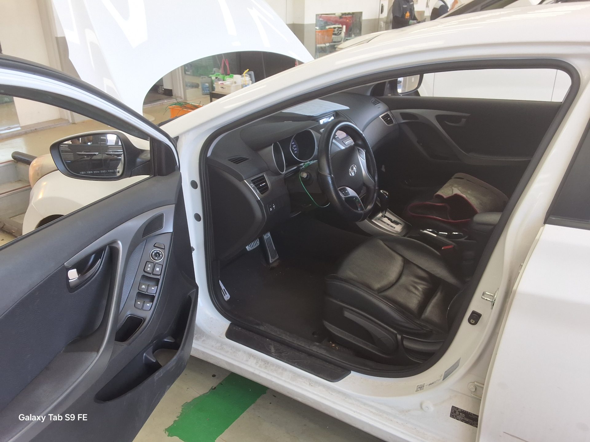 2011 - hyundai avante
