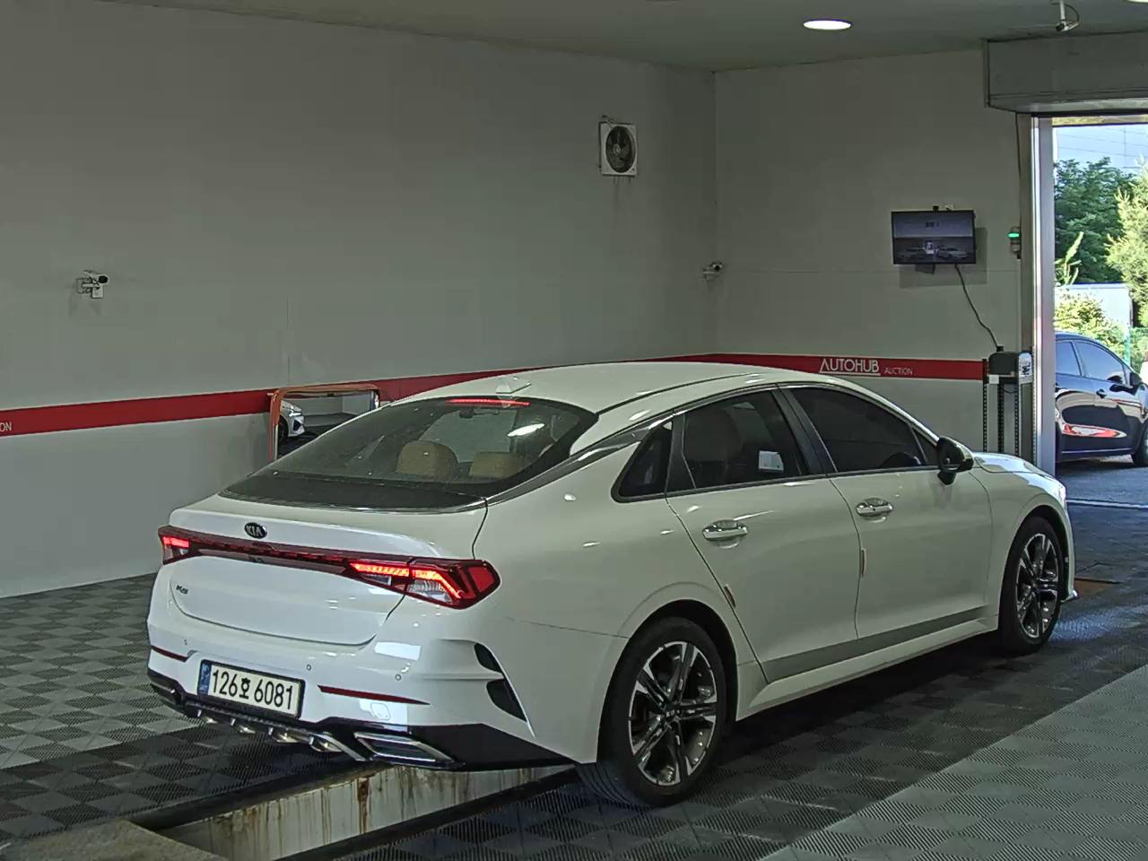 2021 - kia k5