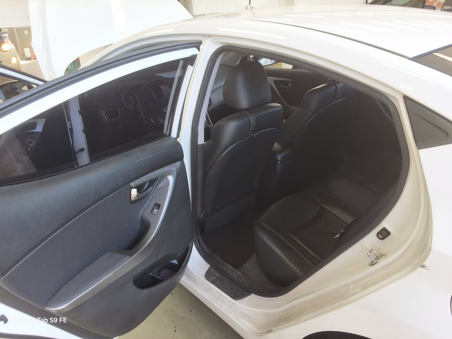 2011 - hyundai avante