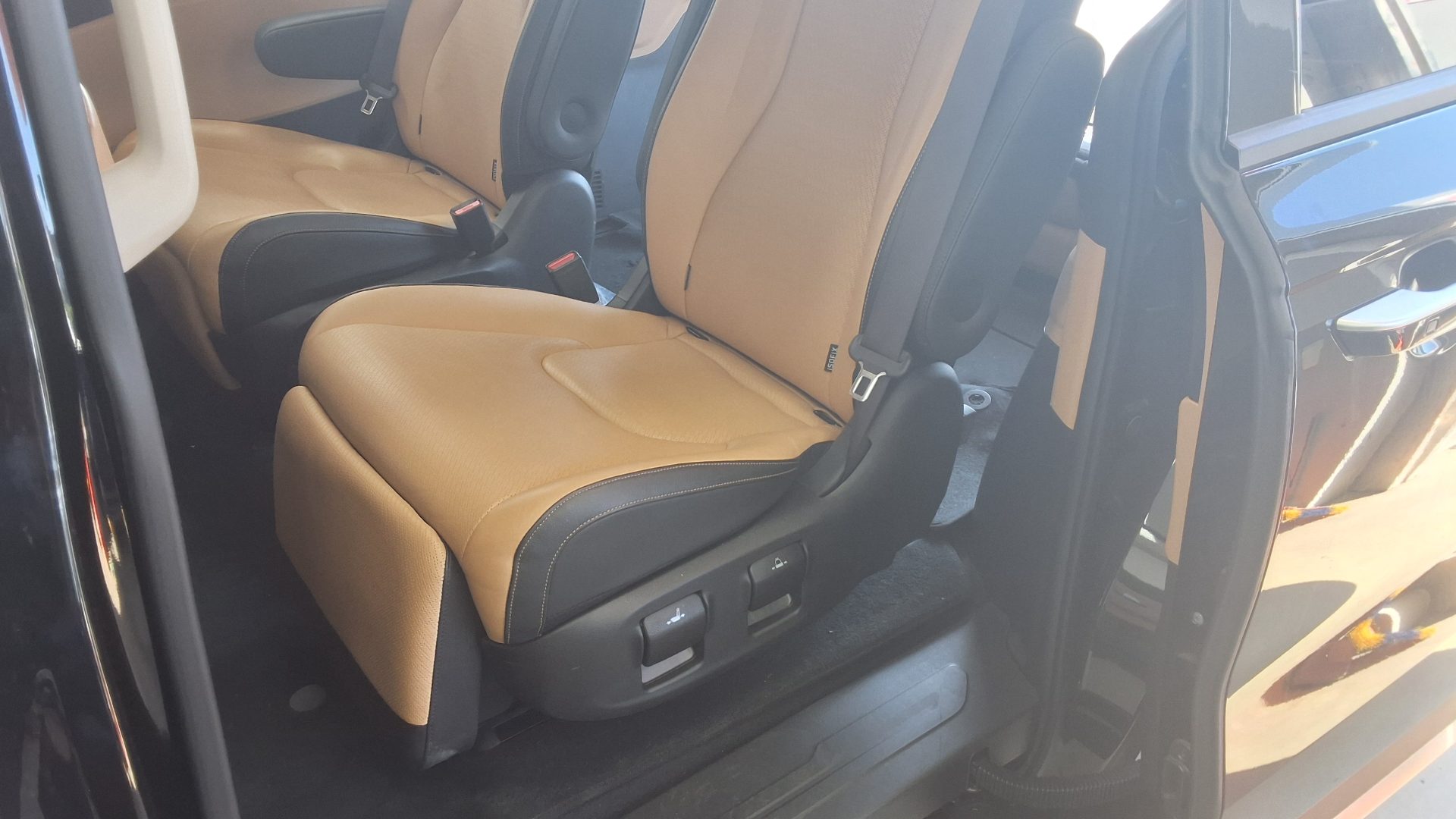 2021 - kia carnival