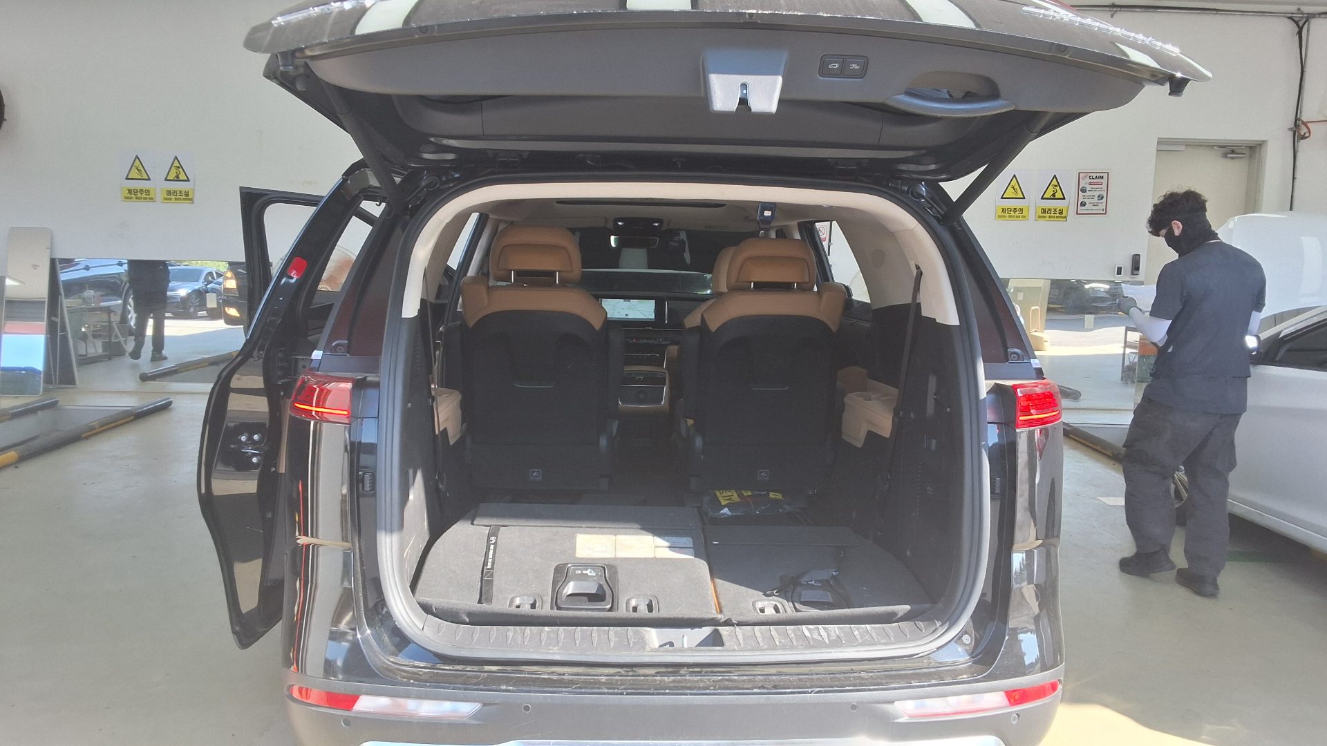 2021 - kia carnival
