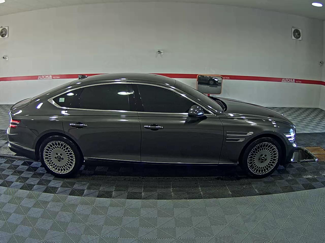 2022 - genesis g80