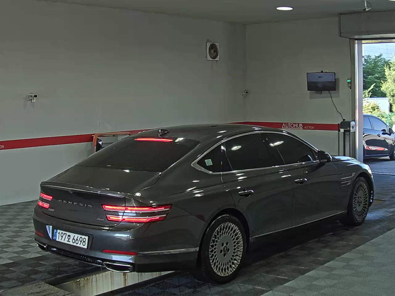 2022 - genesis g80