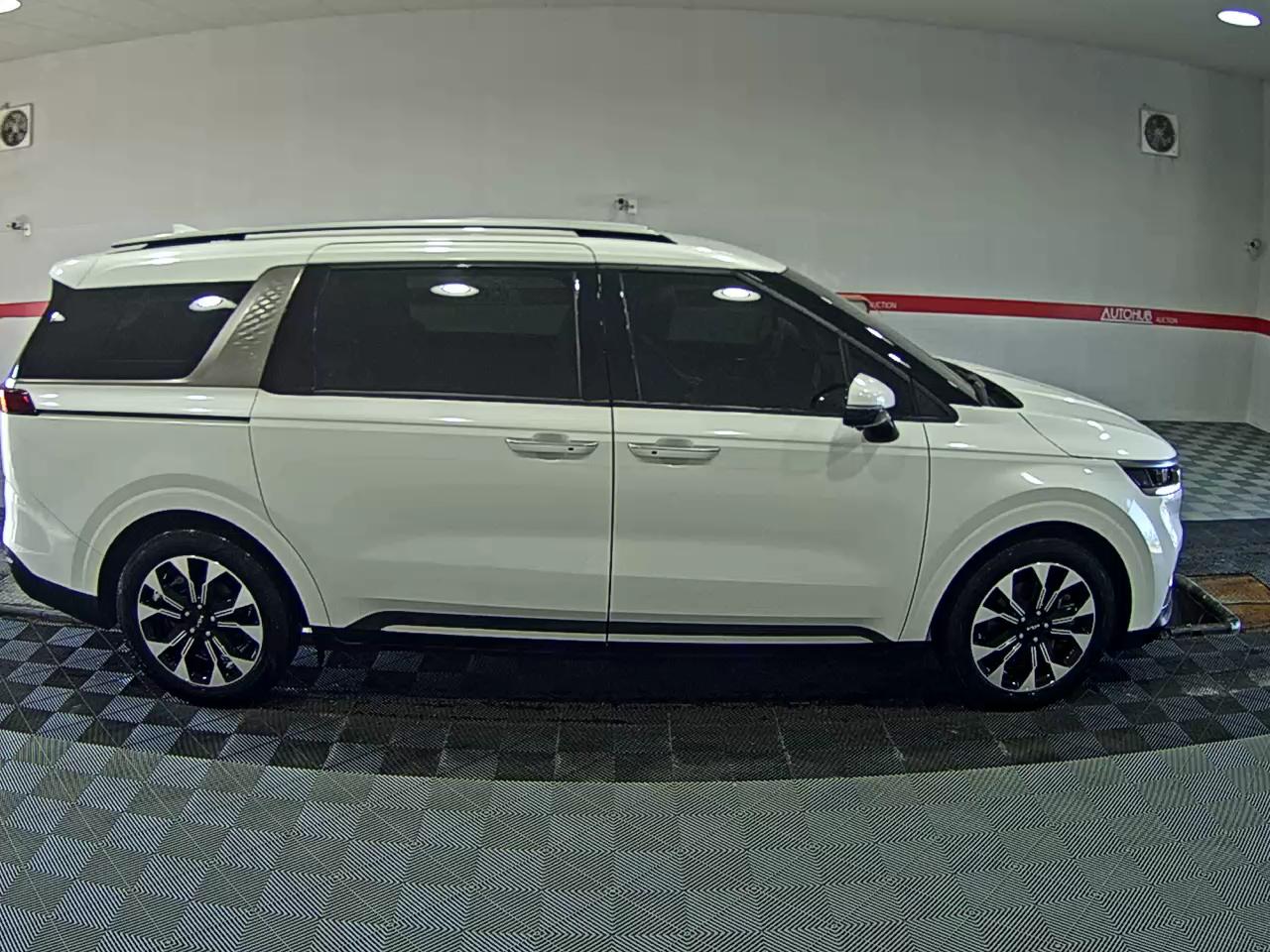 2023 - kia carnival
