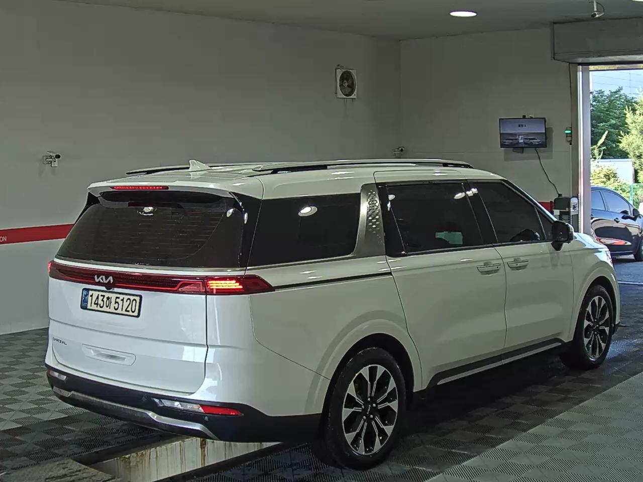 2023 - kia carnival