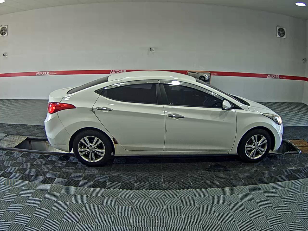 2011 - hyundai avante