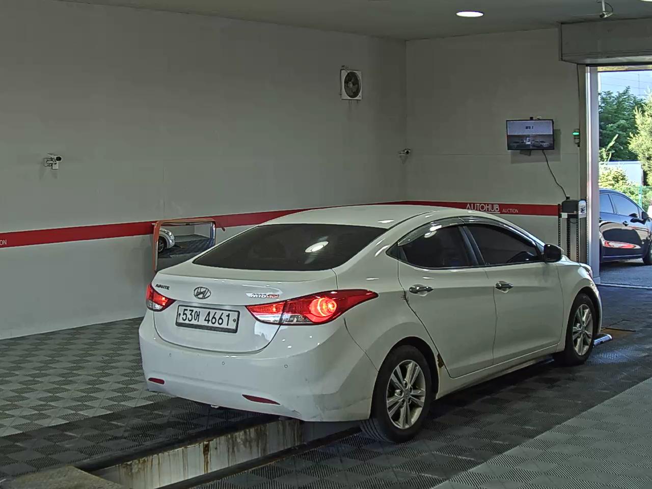 2011 - hyundai avante
