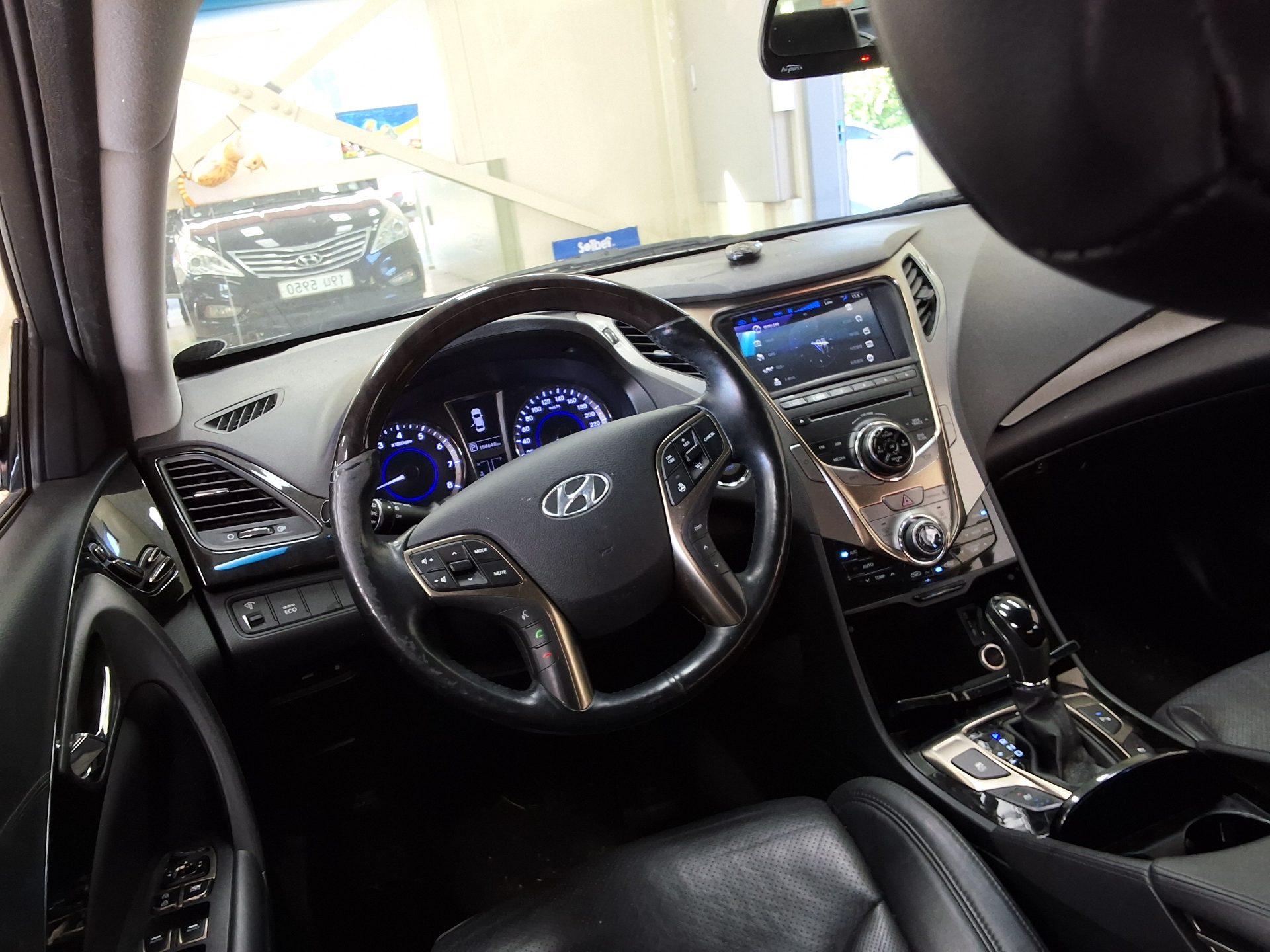 2012 - hyundai grandeur