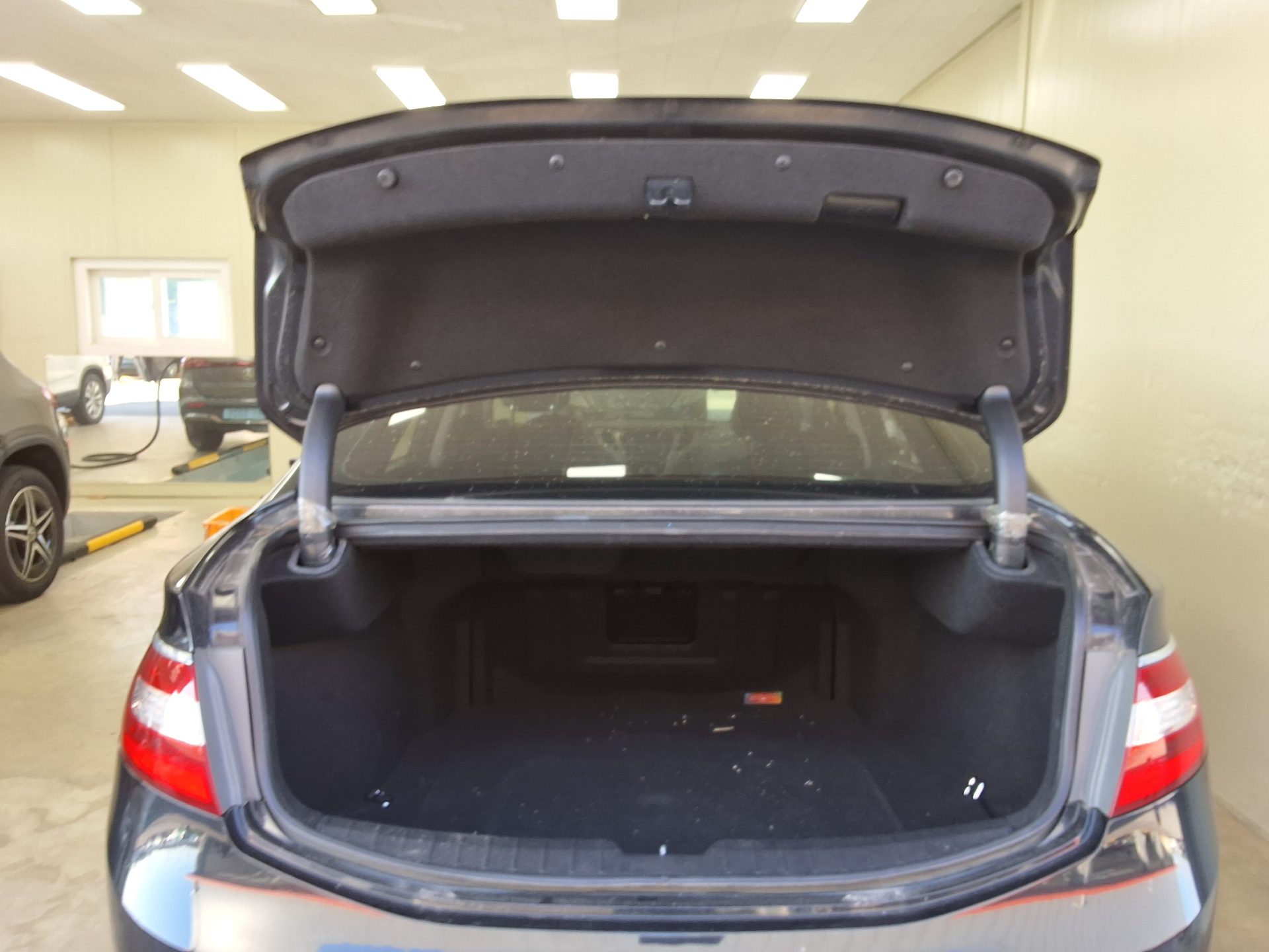 2012 - hyundai grandeur