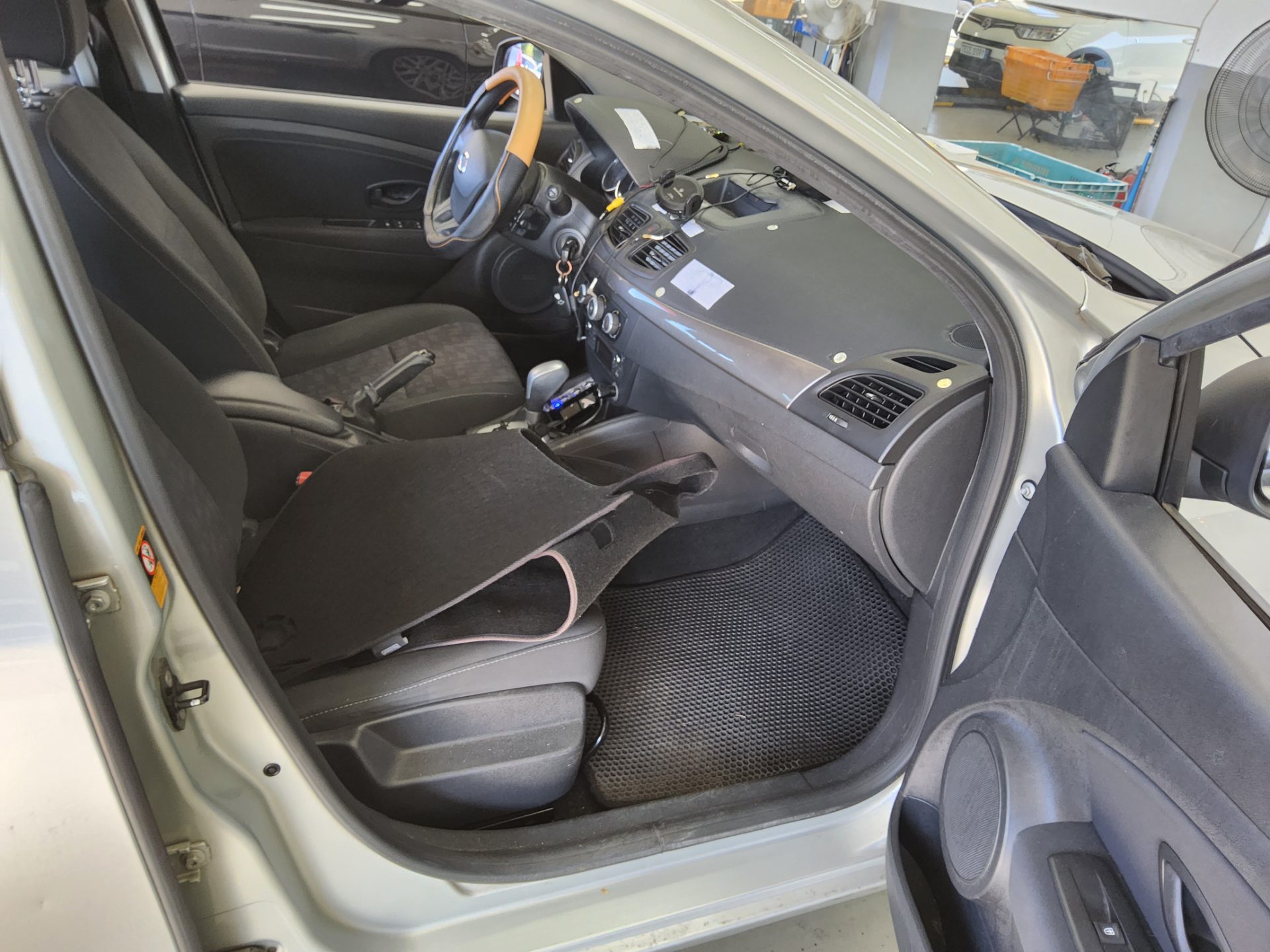 2013 - renault sm3
