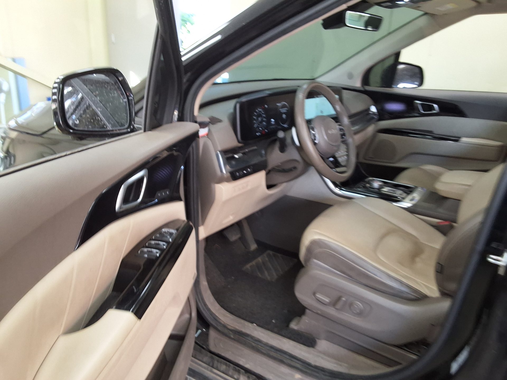 2023 - kia carnival