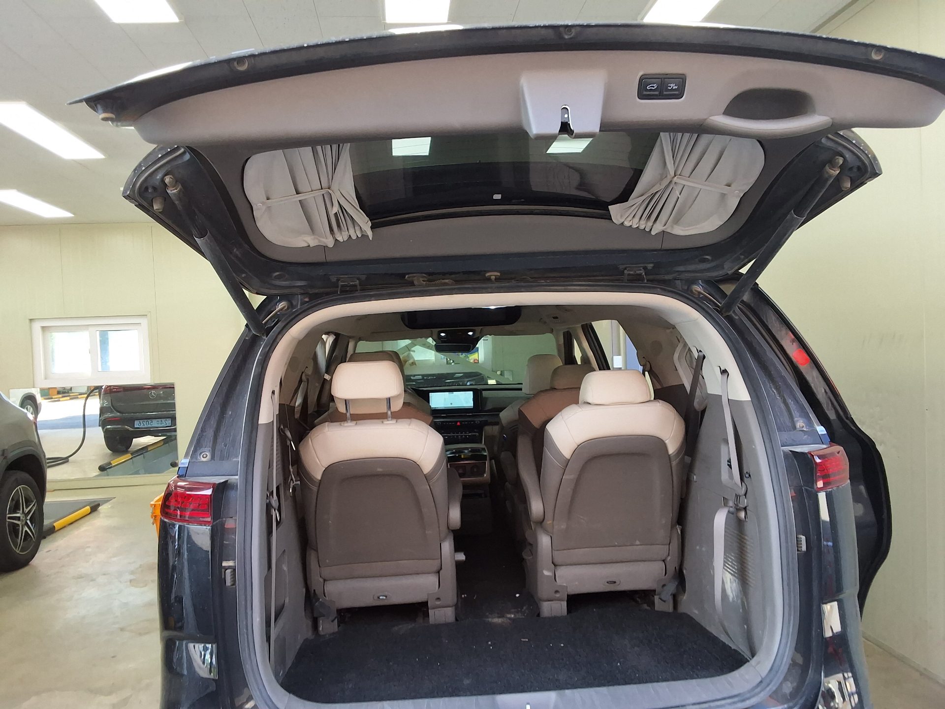 2023 - kia carnival
