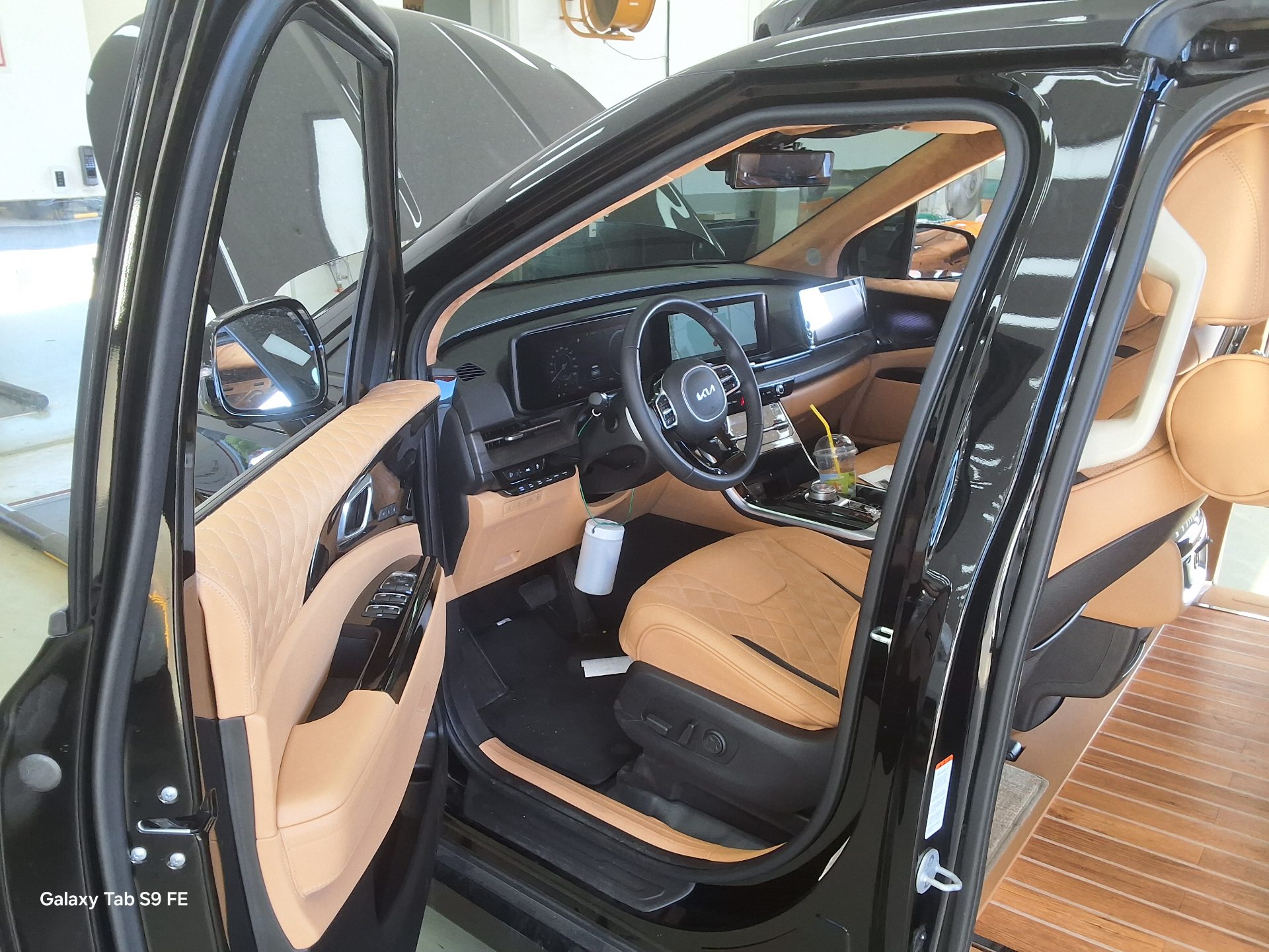 2023 - kia carnival