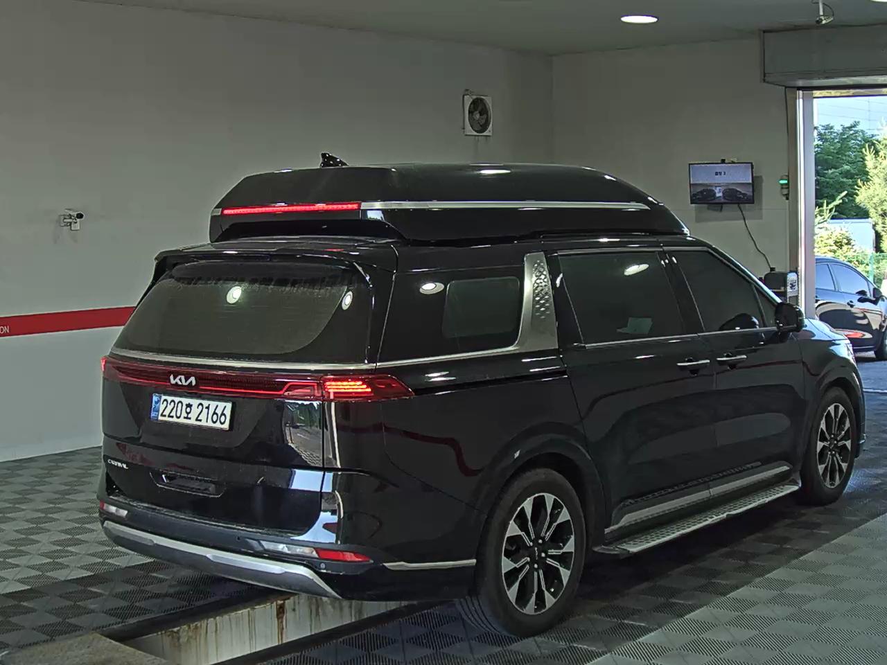 2023 - kia carnival